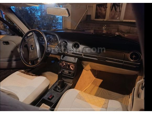 1977 Mercedes W123 240D Pick-up/Station vagon/Panelvan takaslı.