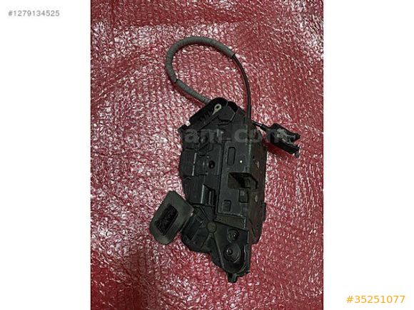 5TB837015A Caddy kapı kilidi sol ön orijinal