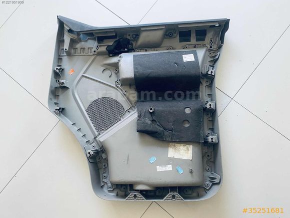Transporter T7 kapı döşemesi sol