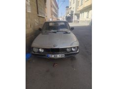 Sahibinden BMW 5 Serisi 524d 1986 Model  otomatik vites aracın gitmesinde hiç bir sorun yoktur klasik sevenlere gider