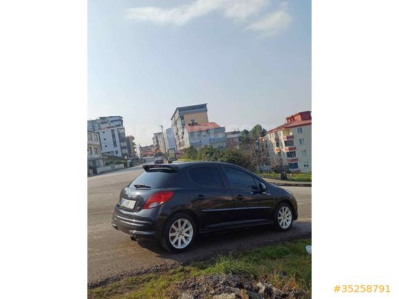 Sahibinden Peugeot 207 1.4 HDi Sportium 2011 Model 