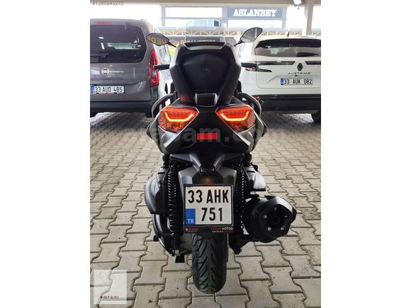 YAMAHA X MAX 400 TECH MAX HATASIZ ÇOK DÜŞÜK KM SERVİS BAKIMLI