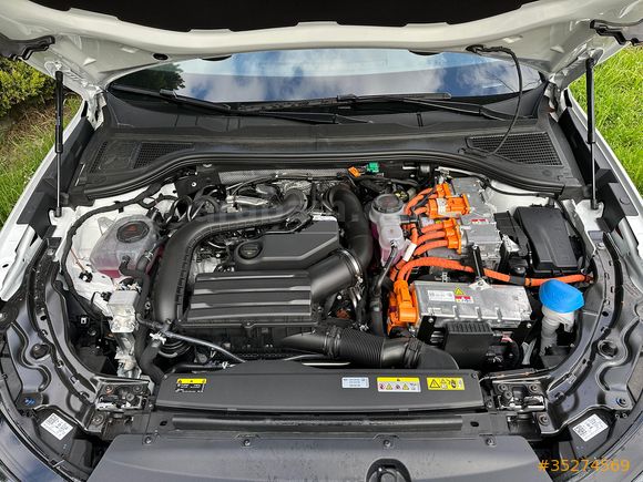 ÖZEL 2025 VW Passat PLUG-İN 1.5 eHybrid 204 HP