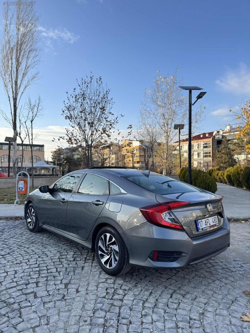 Galeriden Honda Civic 1.6i VTEC Eco Elegance 2018 Model Ankara 171.000 km Füme 6