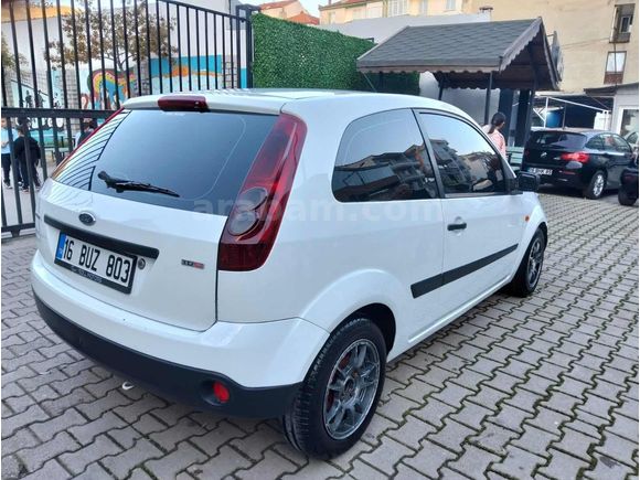 BURAK ŞAZ AUTO / HATASIZ FİESTA VAN 1.4