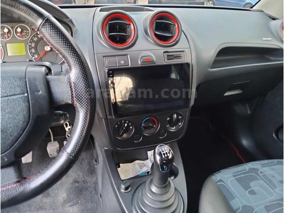 BURAK ŞAZ AUTO / HATASIZ FİESTA VAN 1.4