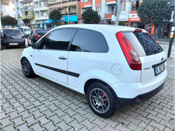 BURAK ŞAZ AUTO / HATASIZ FİESTA VAN 1.4