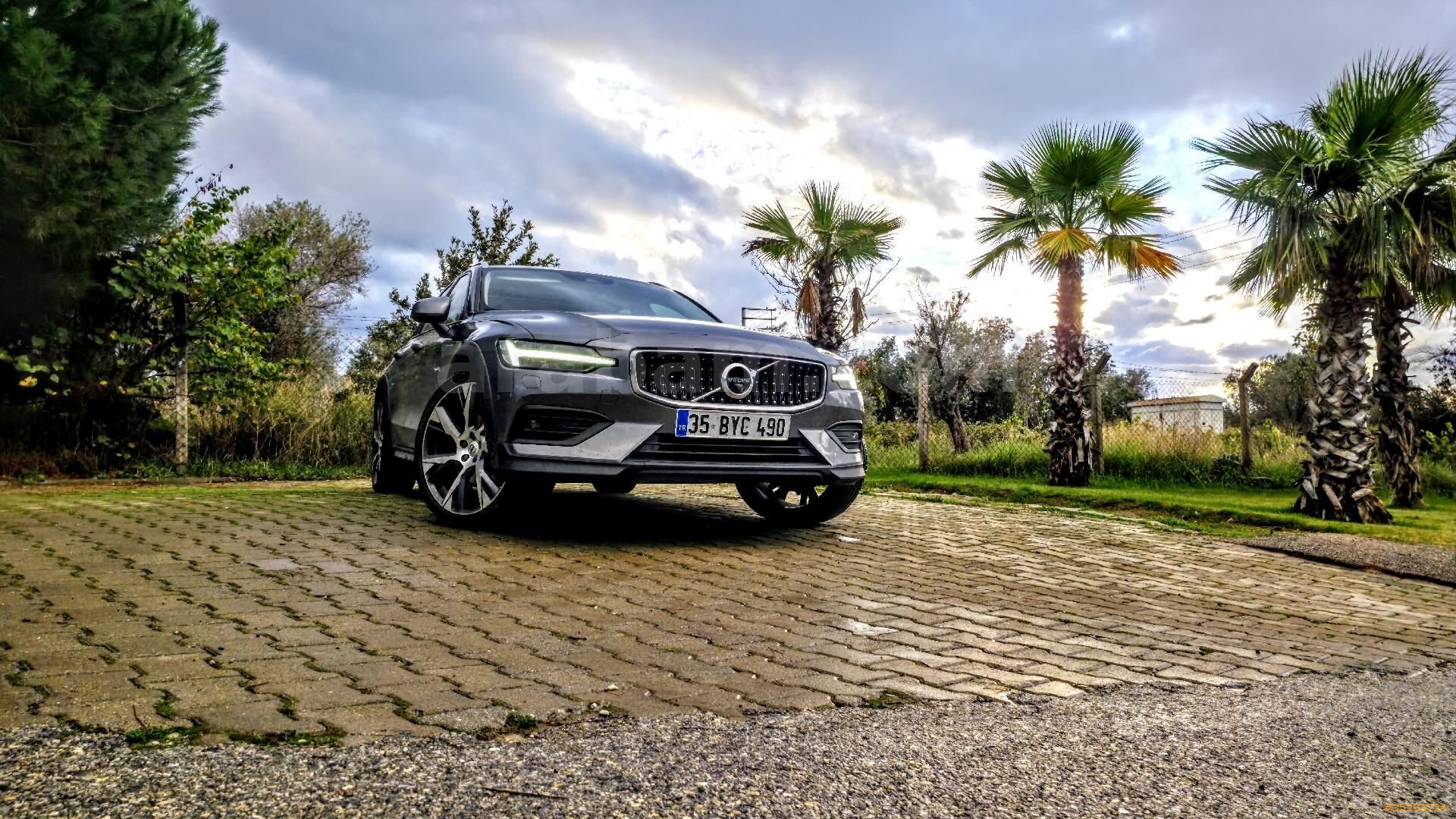 Sahibinden Volvo V60 Cross Country 2.0 2020 Model İzmir 109.000 km Füme 1