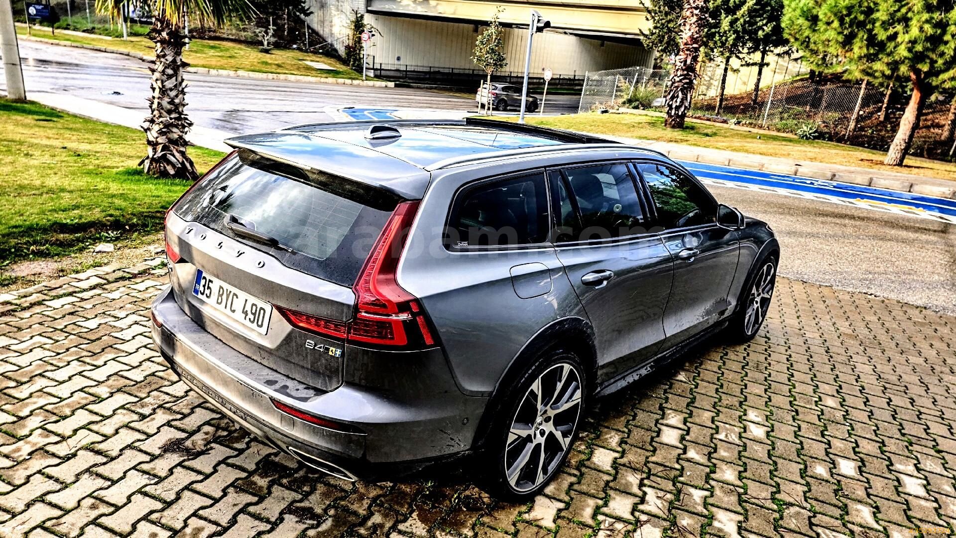 Sahibinden Volvo V60 Cross Country 2.0 2020 Model İzmir 109.000 km Füme 2