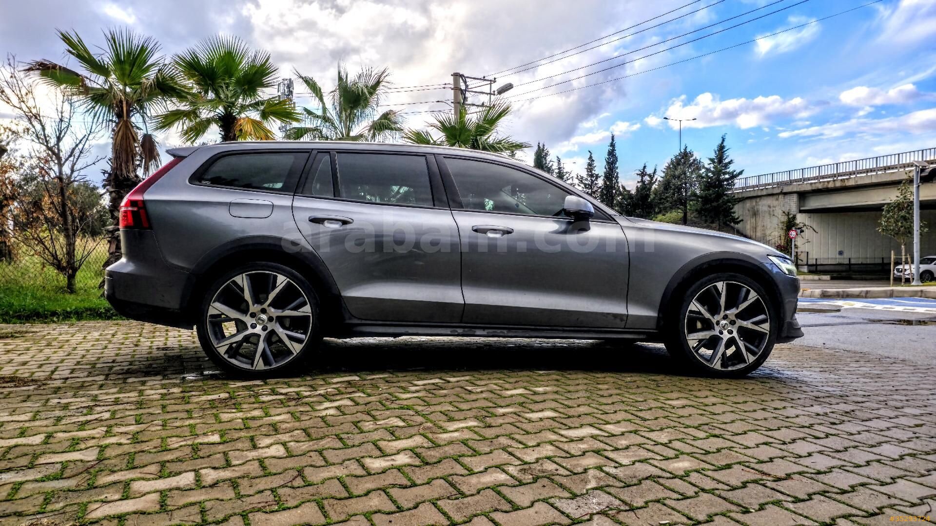 Sahibinden Volvo V60 Cross Country 2.0 2020 Model İzmir 109.000 km Füme 4