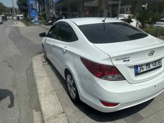 Sahibinden Hyundai Accent Blue 1.6 CRDI Mode Plus 2015 Model İstanbul 190.000 km Beyaz