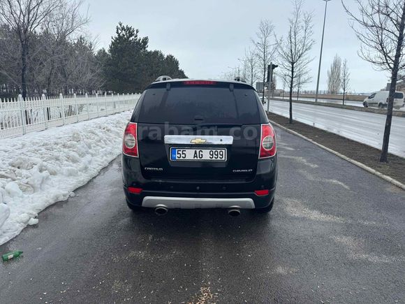 Emsalsiz temizlikte Tesla ekranlı 