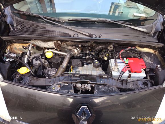 Sahibinden Renault Kangoo Multix 1.5 dCi Authentique 2011 Model  303.000 km Siyah
