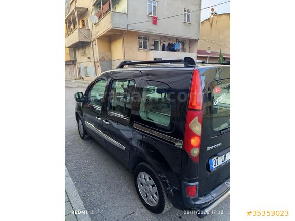 Sahibinden Renault Kangoo Multix 1.5 dCi Authentique 2011 Model  303.000 km Siyah