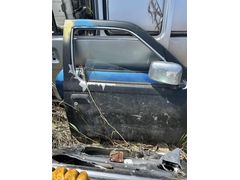 Nissan pikap sağ ön kapı
