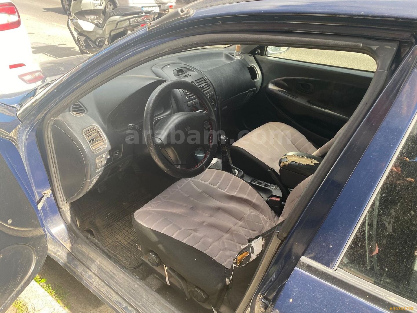 Sahibinden Mitsubishi Carisma 1.6 GL 1999 Model İstanbul 250.000 km Lacivert 4
