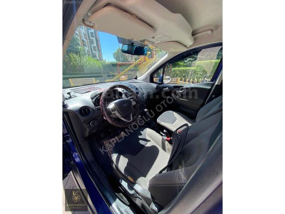 Ford Tourneo Courier Titanium