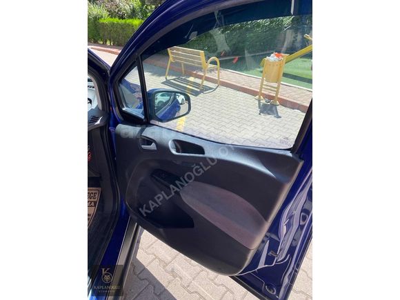 Ford Tourneo Courier Titanium
