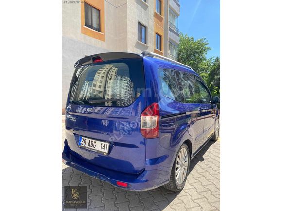 Ford Tourneo Courier Titanium