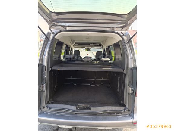 Sahibinden Renault Kangoo Multix 1.3 TCe Iconic 2024 Model