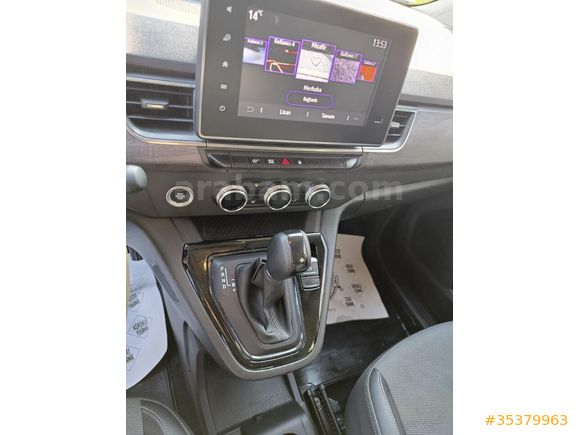 Sahibinden Renault Kangoo Multix 1.3 TCe Iconic 2024 Model