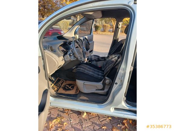 Sahibinden Renault Kangoo 1.5 dCi Expression 2011 Model
