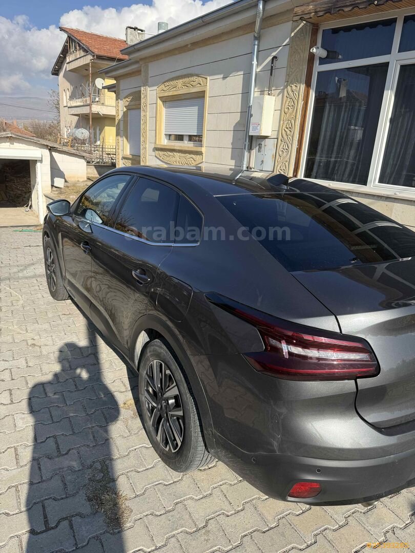 Sahibinden Citroen C4 X 1.2 PureTech Shine 2024 Model Nevşehir 35.000 km Füme 3
