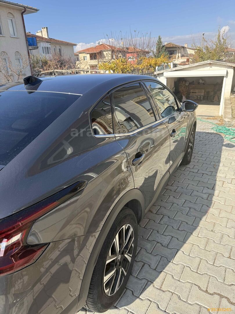 Sahibinden Citroen C4 X 1.2 PureTech Shine 2024 Model Nevşehir 35.000 km Füme 4