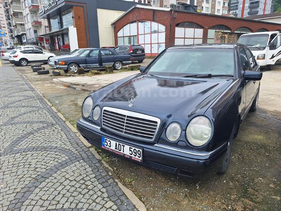 Galeriden Mercedes - Benz E 200 Elegance 1996 Model Rize