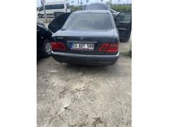 Galeriden Mercedes - Benz E 200 Elegance 1996 Model Rize