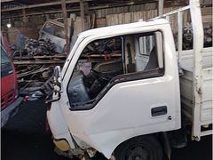 KIA Bongo tüm kaporta aksamları kapıları, her şey mevcutt