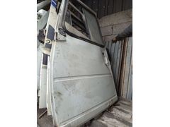 Peugeot J9 sol ön kapı