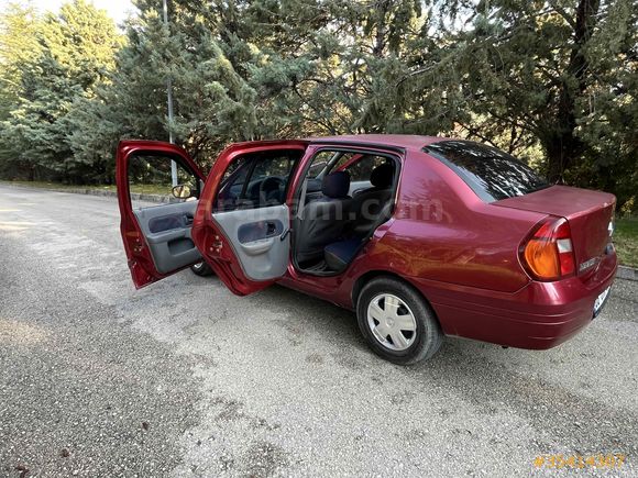 Galeriden Renault Clio 1.4 RNA 2001 Model Amasya