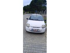 Sahibinden Renault Clio 1.4 RN 2001 Model  187.000 km Beyaz kilometre farklılık gösterir kullandığım araç muayene 1 buçuk sene var klima yok