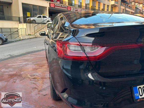 AUTO25 DEN MEGANE 4