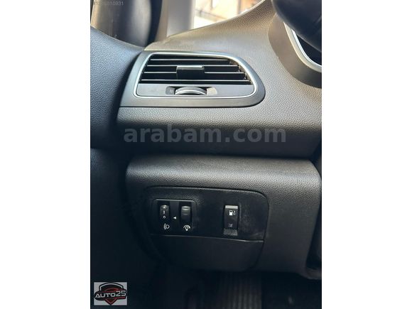 AUTO25 DEN MEGANE 4