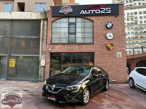 AUTO25 DEN MEGANE 4