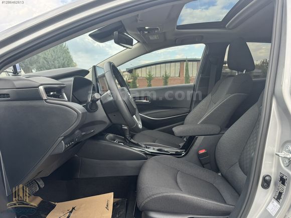2025 ÇKŞ SADECE 20 KM COROLLA 1.8 HYBRID PRO 140HP FLAME X-PACK