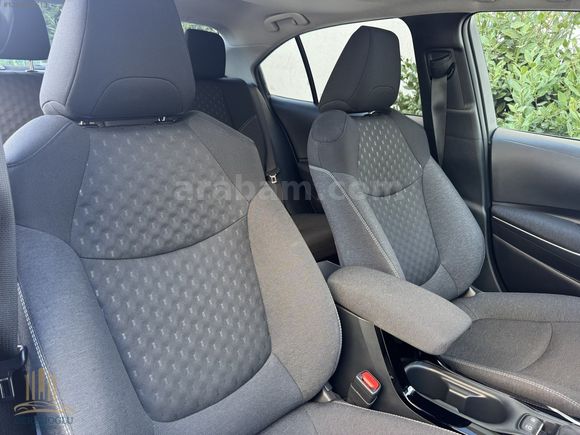 2025 ÇKŞ SADECE 20 KM COROLLA 1.8 HYBRID PRO 140HP FLAME X-PACK