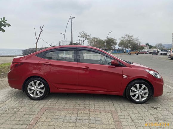 Sahibinden Hyundai Accent Blue 1.6 CRDI Mode Plus 2012 Model 