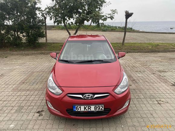 Sahibinden Hyundai Accent Blue 1.6 CRDI Mode Plus 2012 Model 