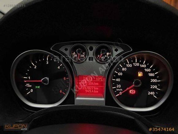KUPON AUTO'dan FORD KUGA SELECTİVE 4WD CAM TAVAN OTM.