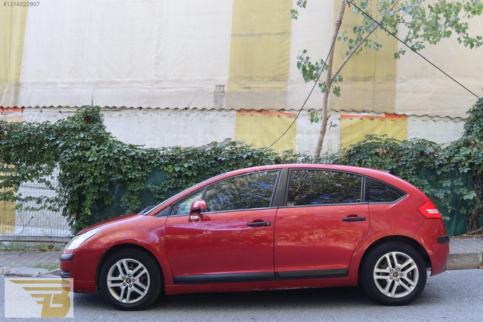 Galeriden Citroen C4 1.4 SX 2006 Model İstanbul 273.000 km Kırmızı 2
