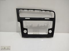 VOLKSWAGEN GOLF7 PİANO BLACK TEYP-KALORİFER IZGARA ÇERÇEVESİ