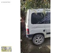 Peugeot partner sağ arka çamurluk