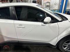 TOYOTA C-HR SAĞ ÖN KAPI CHR HATASIZ BOYASIZ 040(BOYA KODU) ÇIKMA