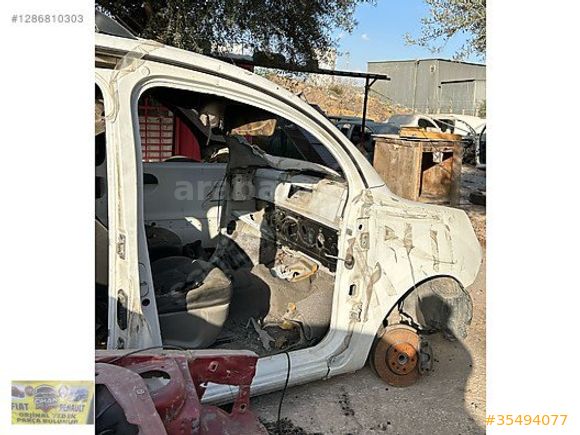 RENAULT KANGOO SAĞ ÖN ÇAMURLUK ÖN ÇEYREK