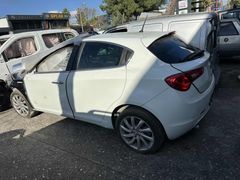 2016 MODEL ALFA ROMEO GUILİTTE SOL ÖN KAPI
