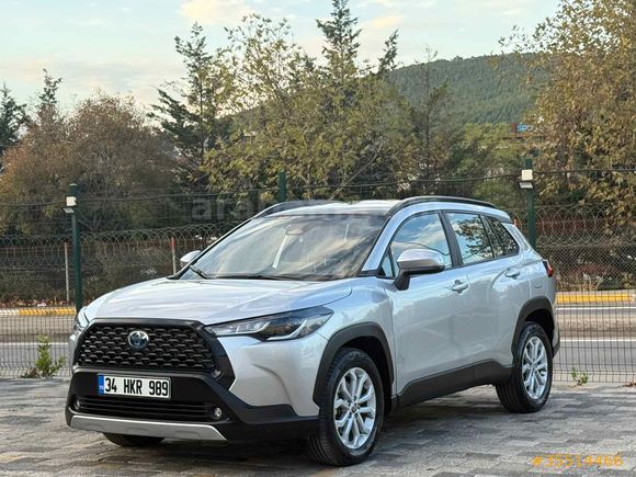 Sahibinden Toyota Corolla Cross 1.8 Flame X-Pack 2023 Model Antalya