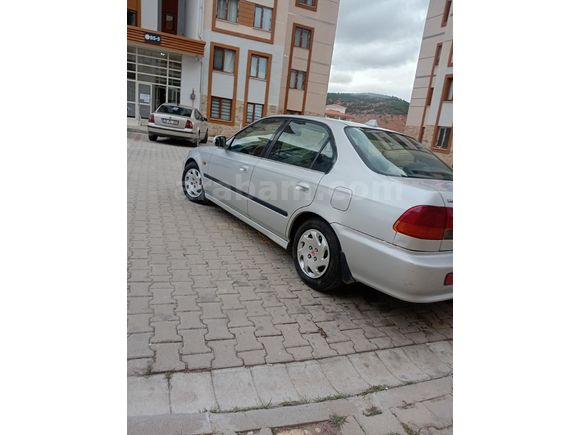 Sahibinden Honda Civic 1.6 i ES 2000 Model